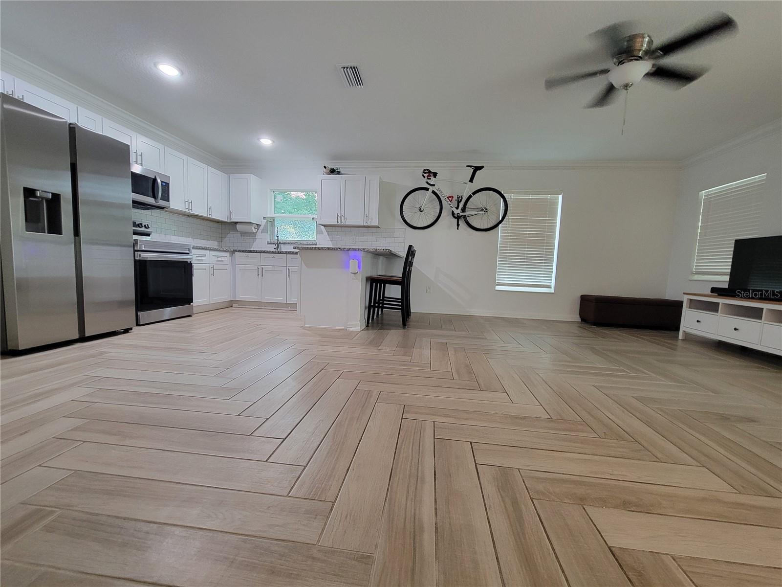 Image 7 of 36 For 328 20th Street W