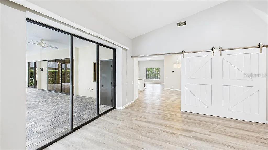 Image 14 of 37 For 6107 Misty Oaks Street