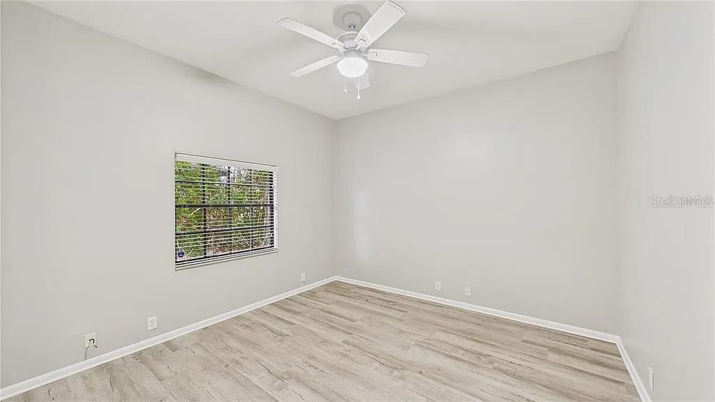 Image 26 of 37 For 6107 Misty Oaks Street