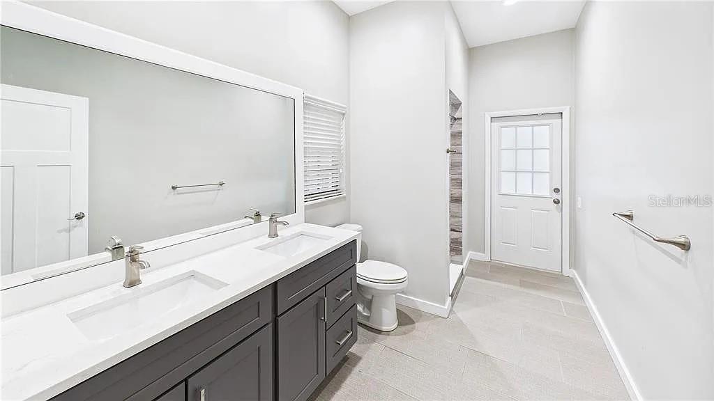 Image 32 of 37 For 6107 Misty Oaks Street