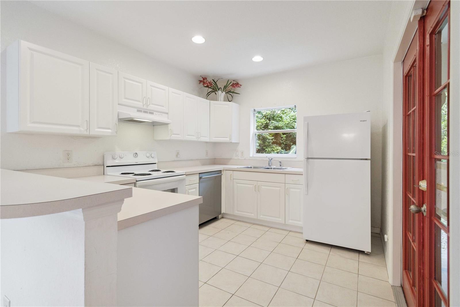 Image 11 of 30 For 2303 28th Avenue E