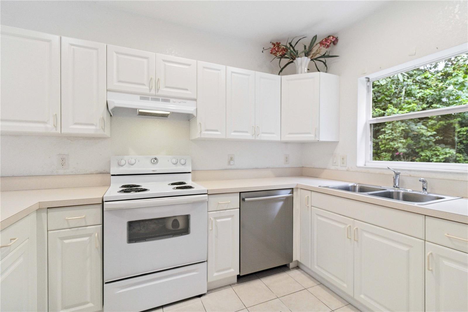 Image 12 of 30 For 2303 28th Avenue E