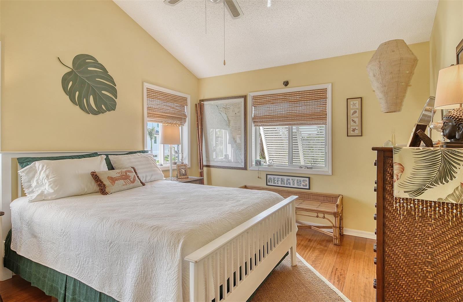 Image 30 of 100 For 701 Marbury Lane