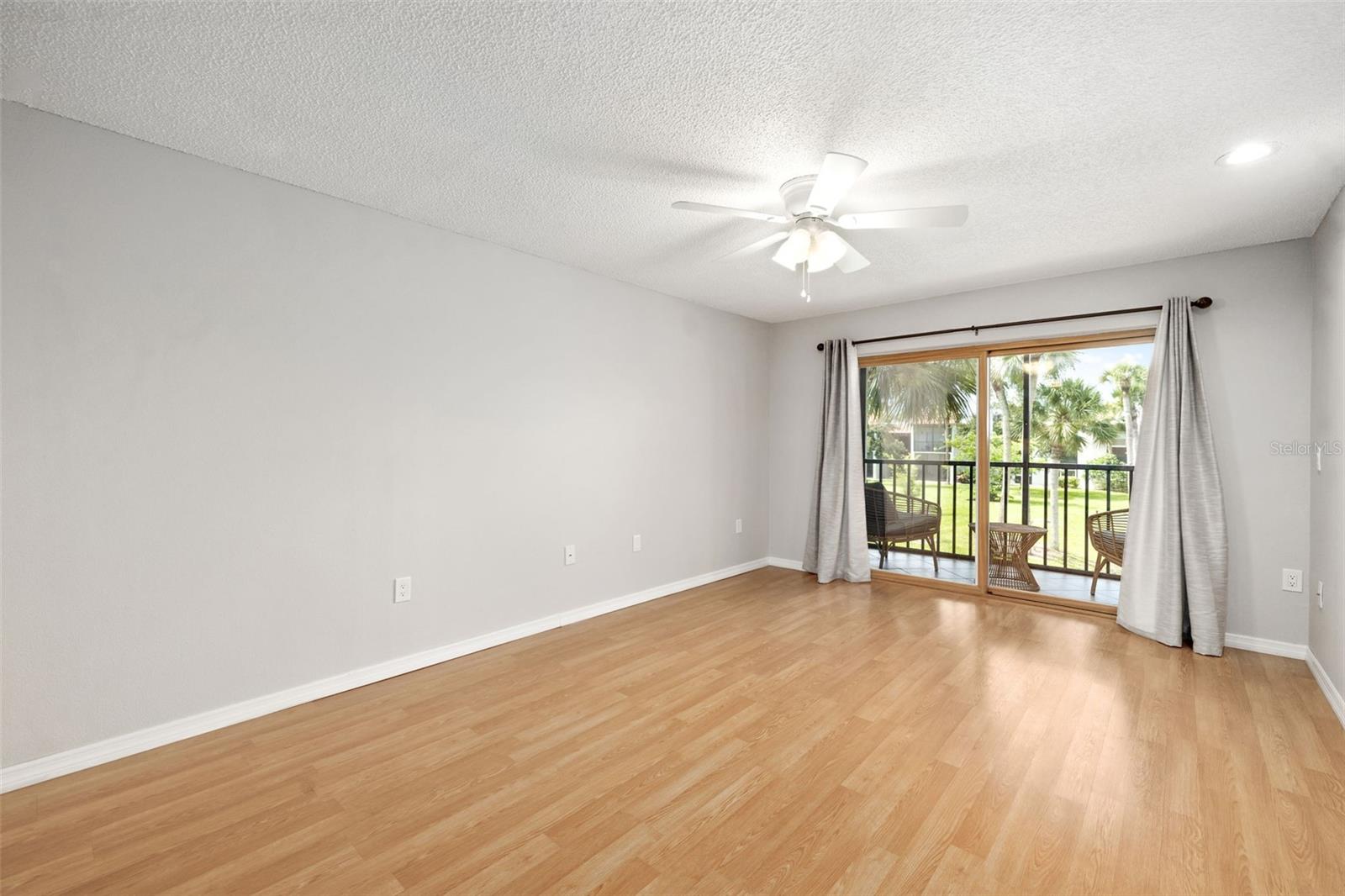 Image 2 of 33 For 3217 Beneva Road 204
