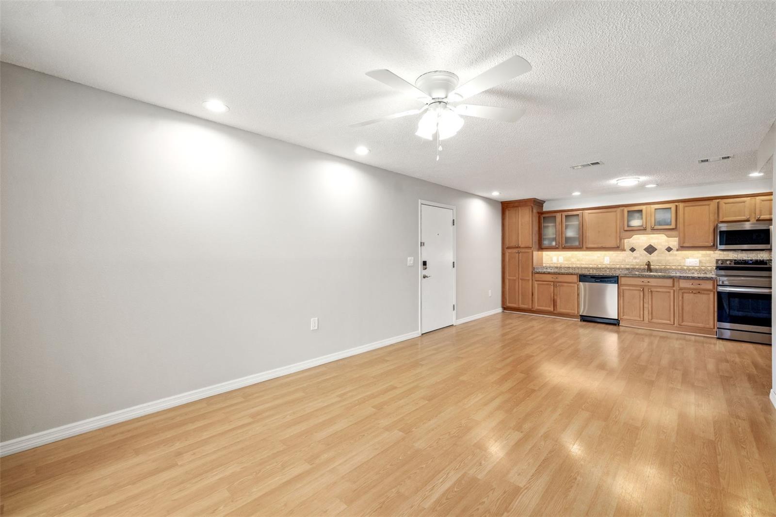 Image 4 of 33 For 3217 Beneva Road 204