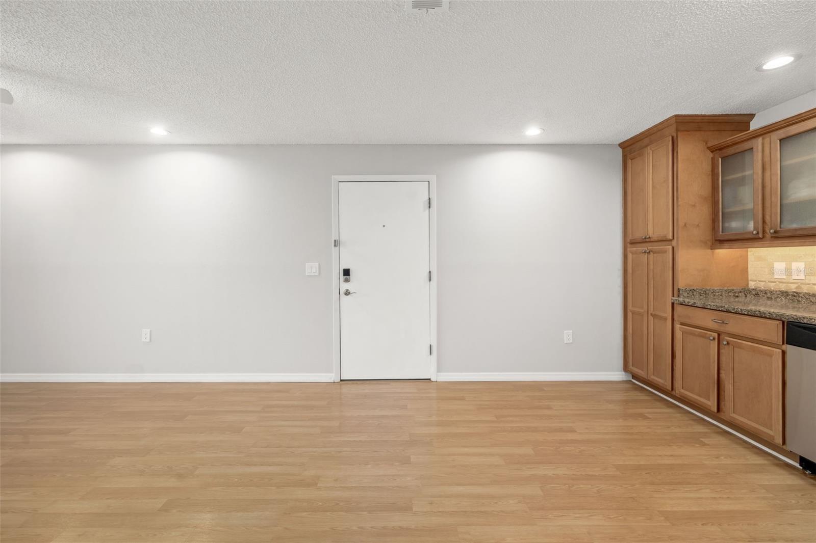 Image 8 of 33 For 3217 Beneva Road 204