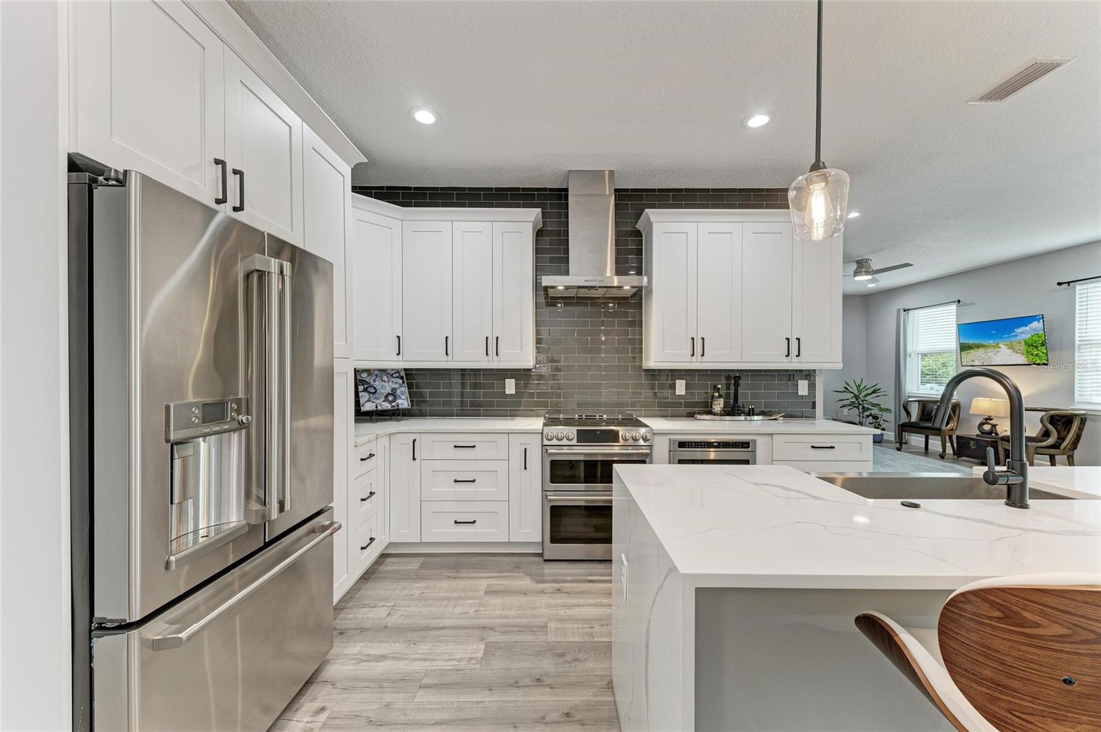 Image 11 of 48 For 4314 Des Plaines Drive