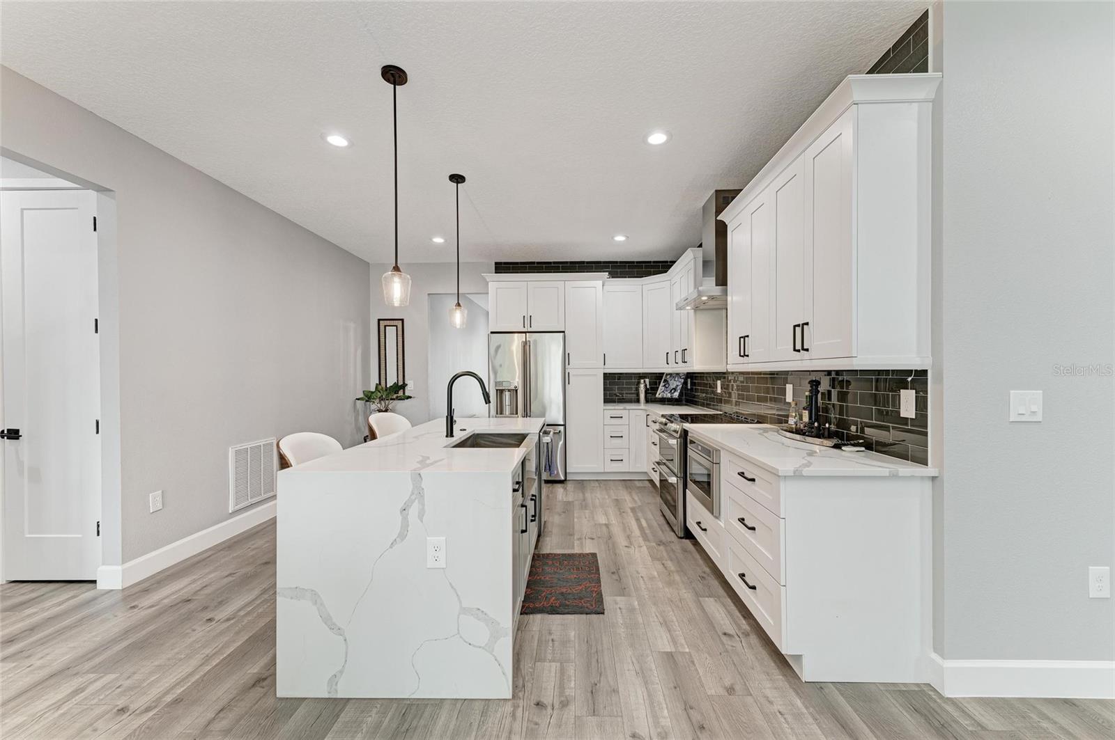 Image 13 of 48 For 4314 Des Plaines Drive