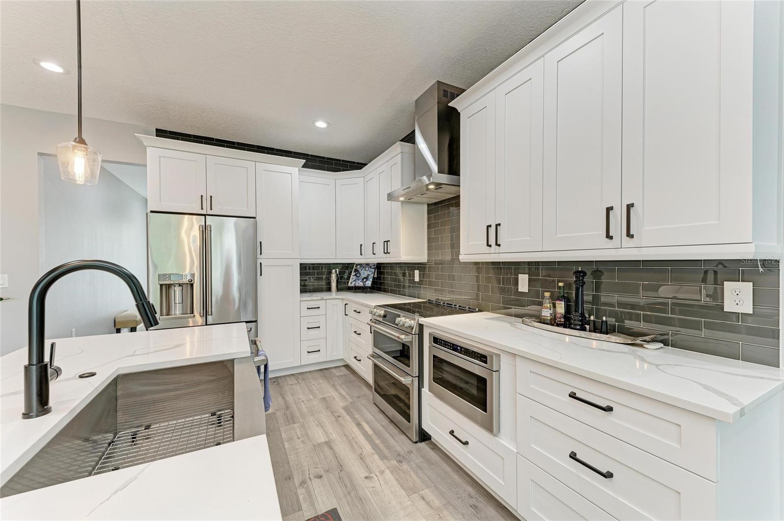 Image 15 of 48 For 4314 Des Plaines Drive