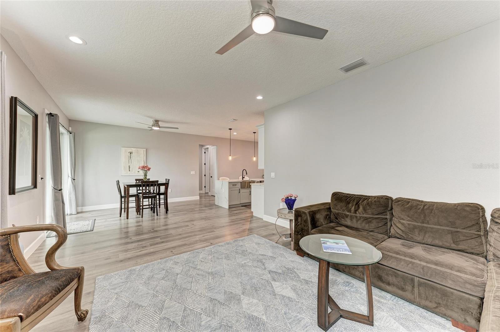 Image 19 of 48 For 4314 Des Plaines Drive
