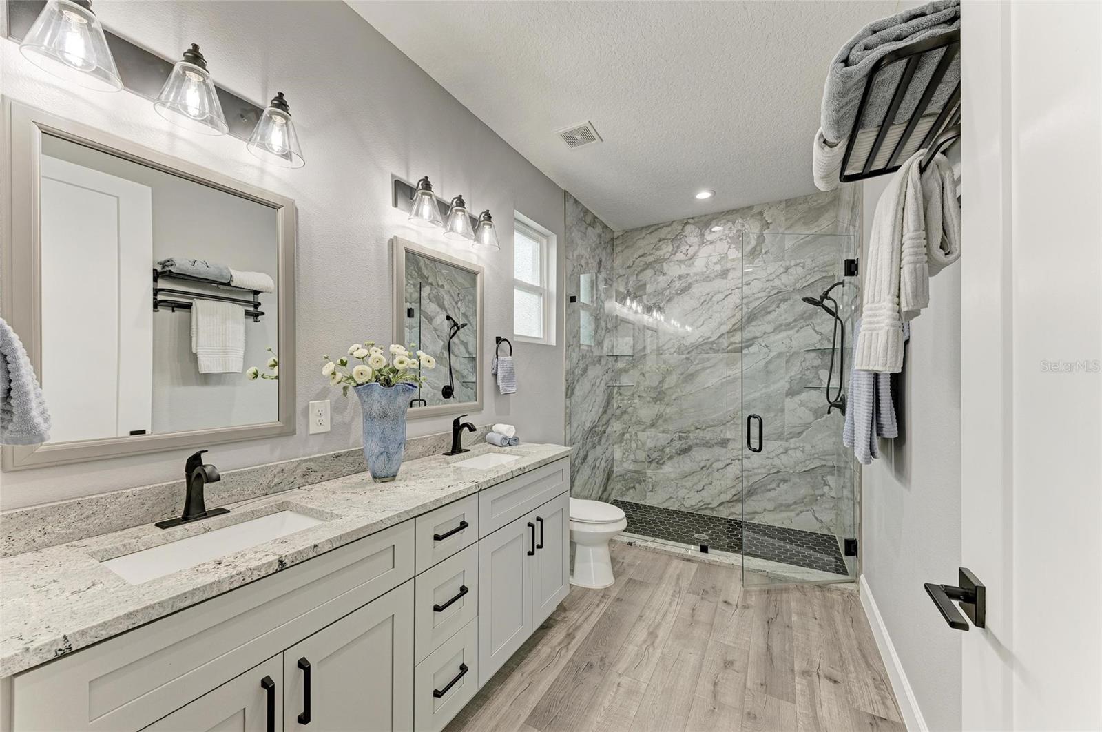 Image 28 of 48 For 4314 Des Plaines Drive