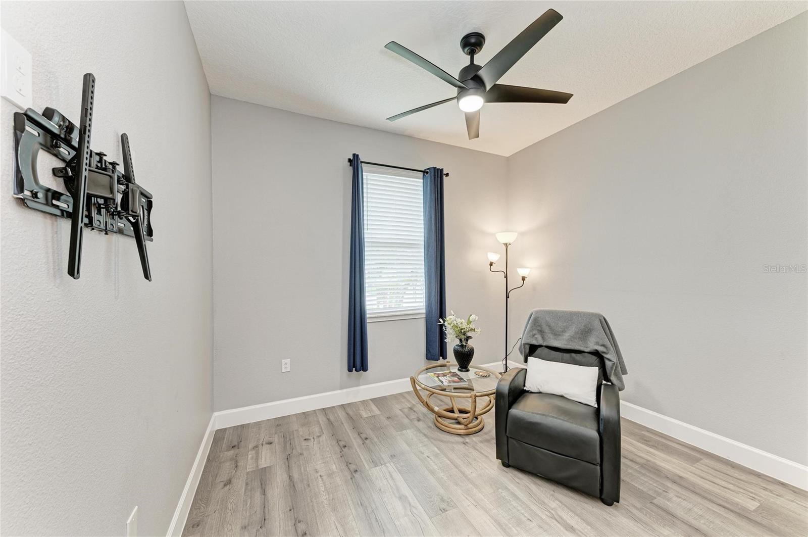 Image 38 of 48 For 4314 Des Plaines Drive