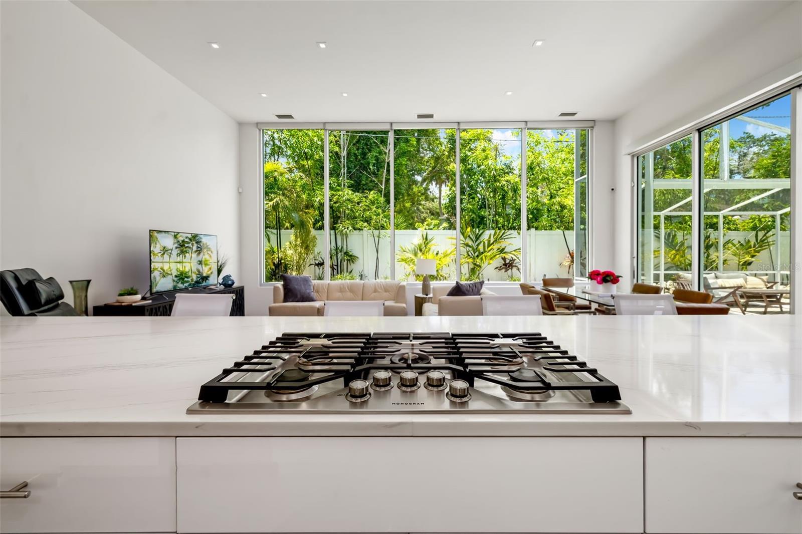 Image 15 of 61 For 904 Virginia Drive
