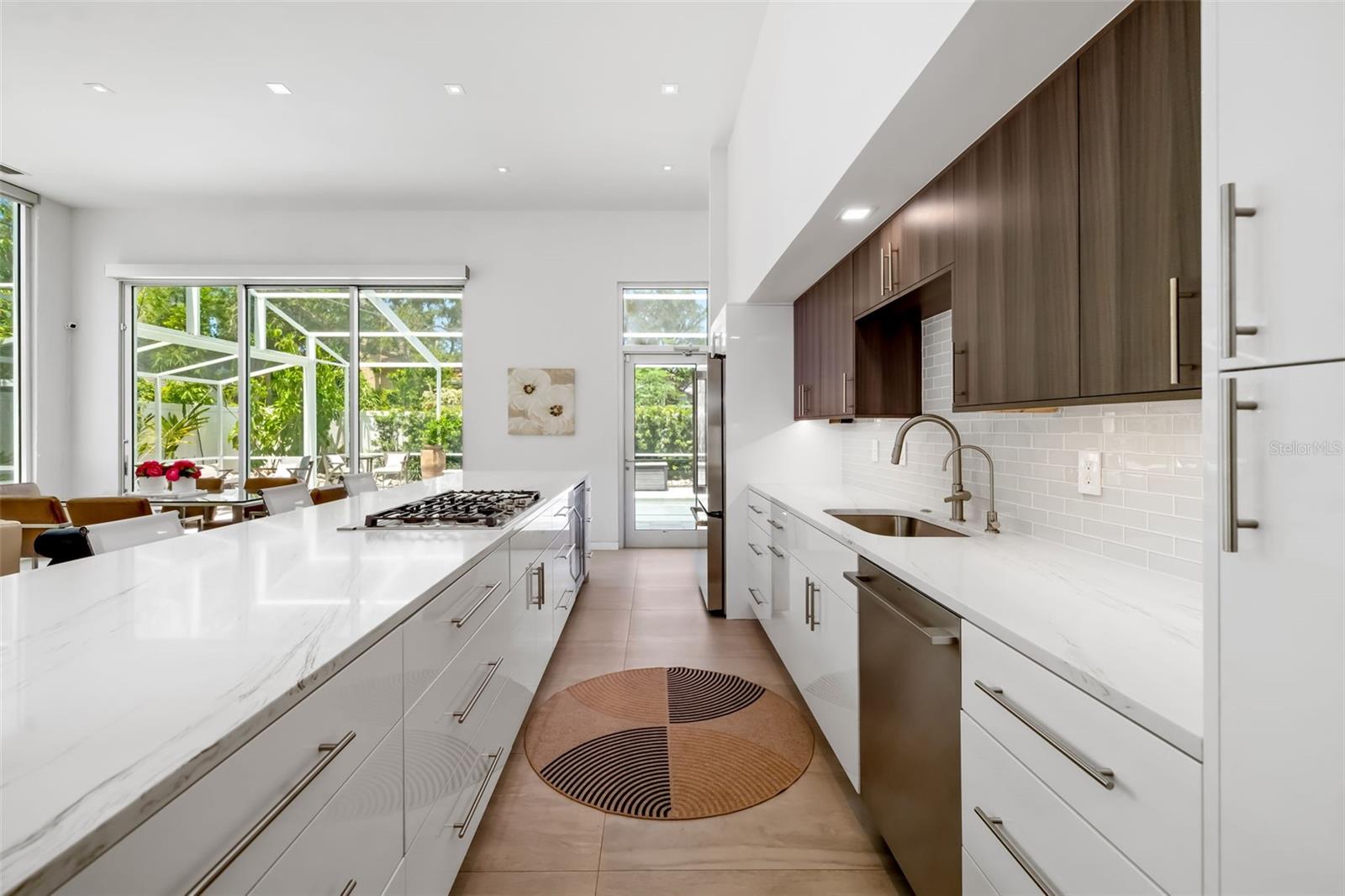 Image 16 of 61 For 904 Virginia Drive