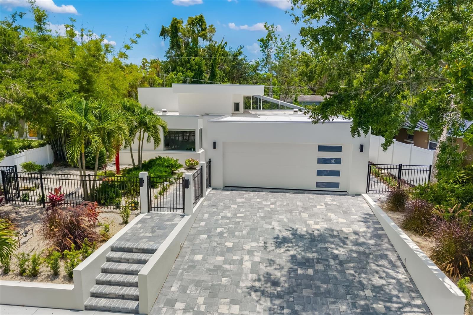 Image 3 of 61 For 904 Virginia Drive