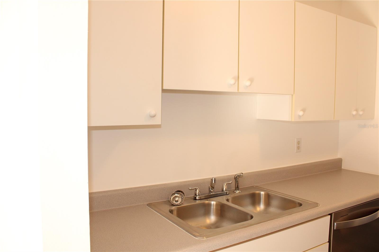 Image 3 of 16 For 4523 67 Street W A