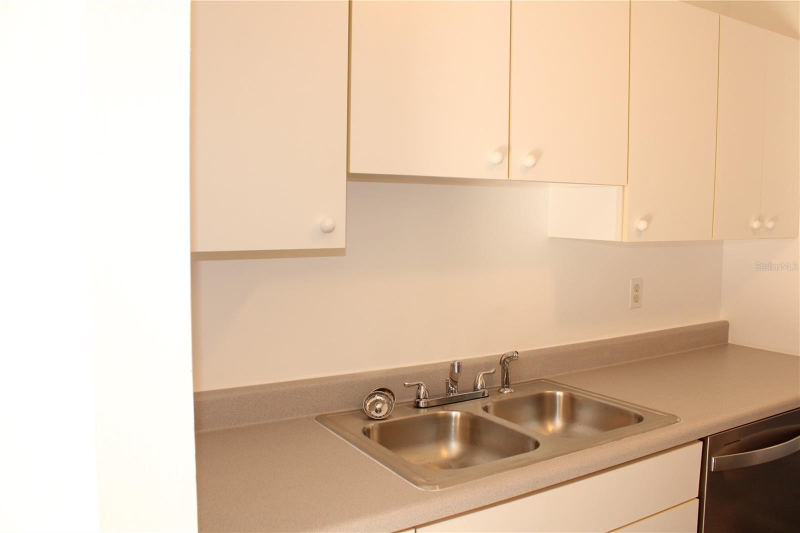Image 4 of 16 For 4523 67 Street W A