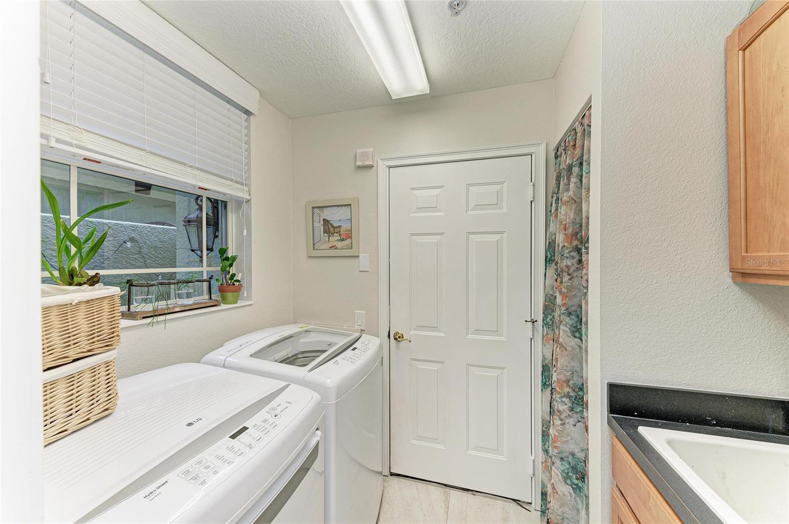 Image 41 of 72 For 6536 Moorings Point Circle 101