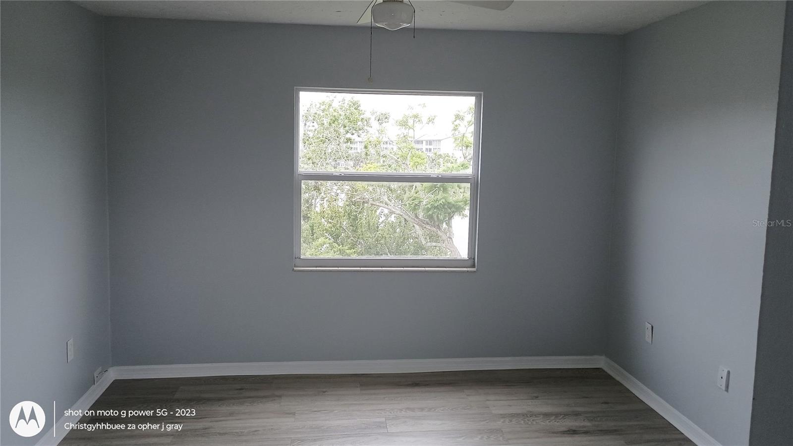 Image 11 of 13 For 4111 Lake Bayshore Drive 408