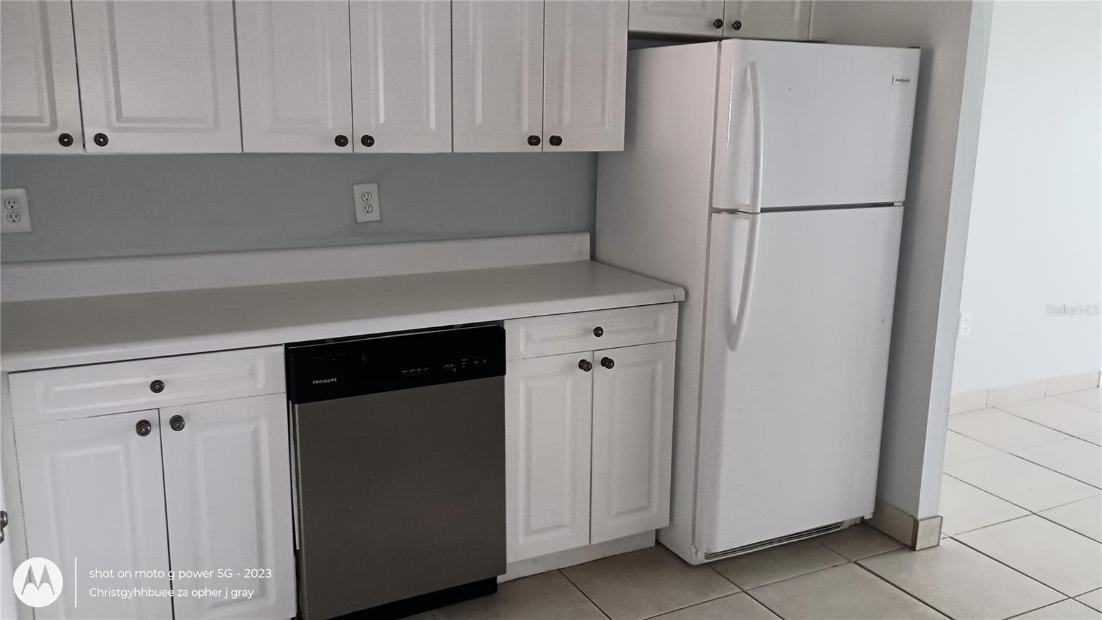 Image 3 of 13 For 4111 Lake Bayshore Drive 408