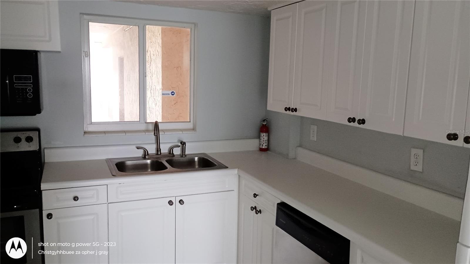 Image 4 of 13 For 4111 Lake Bayshore Drive 408