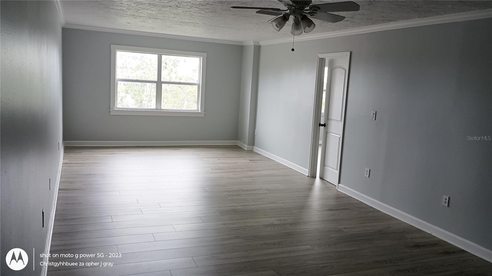 Image 5 of 13 For 4111 Lake Bayshore Drive 408