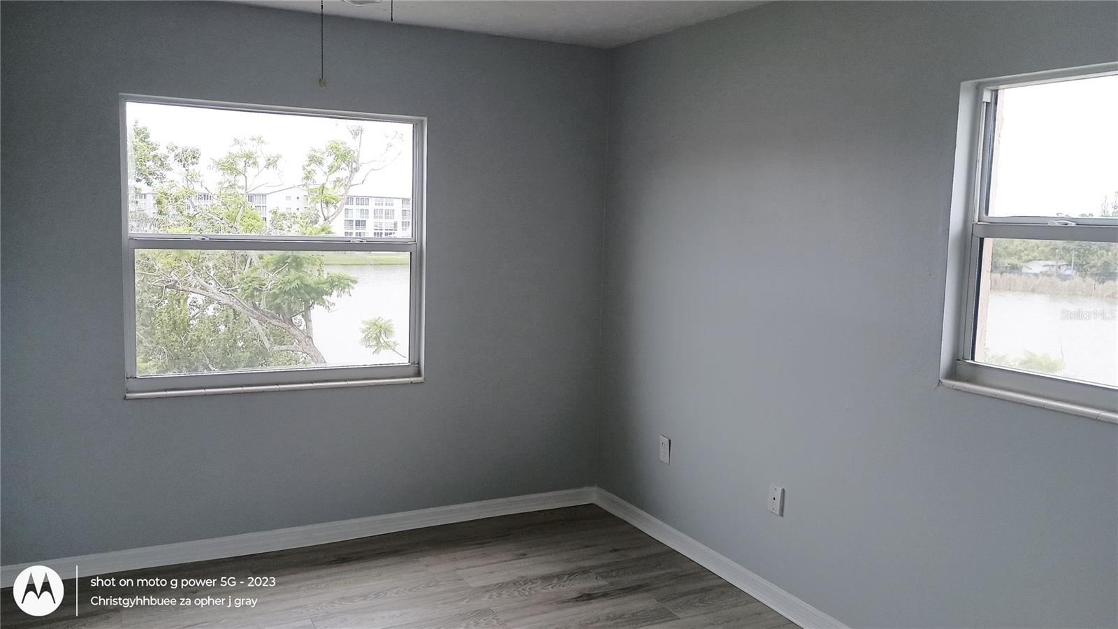 Image 9 of 13 For 4111 Lake Bayshore Drive 408