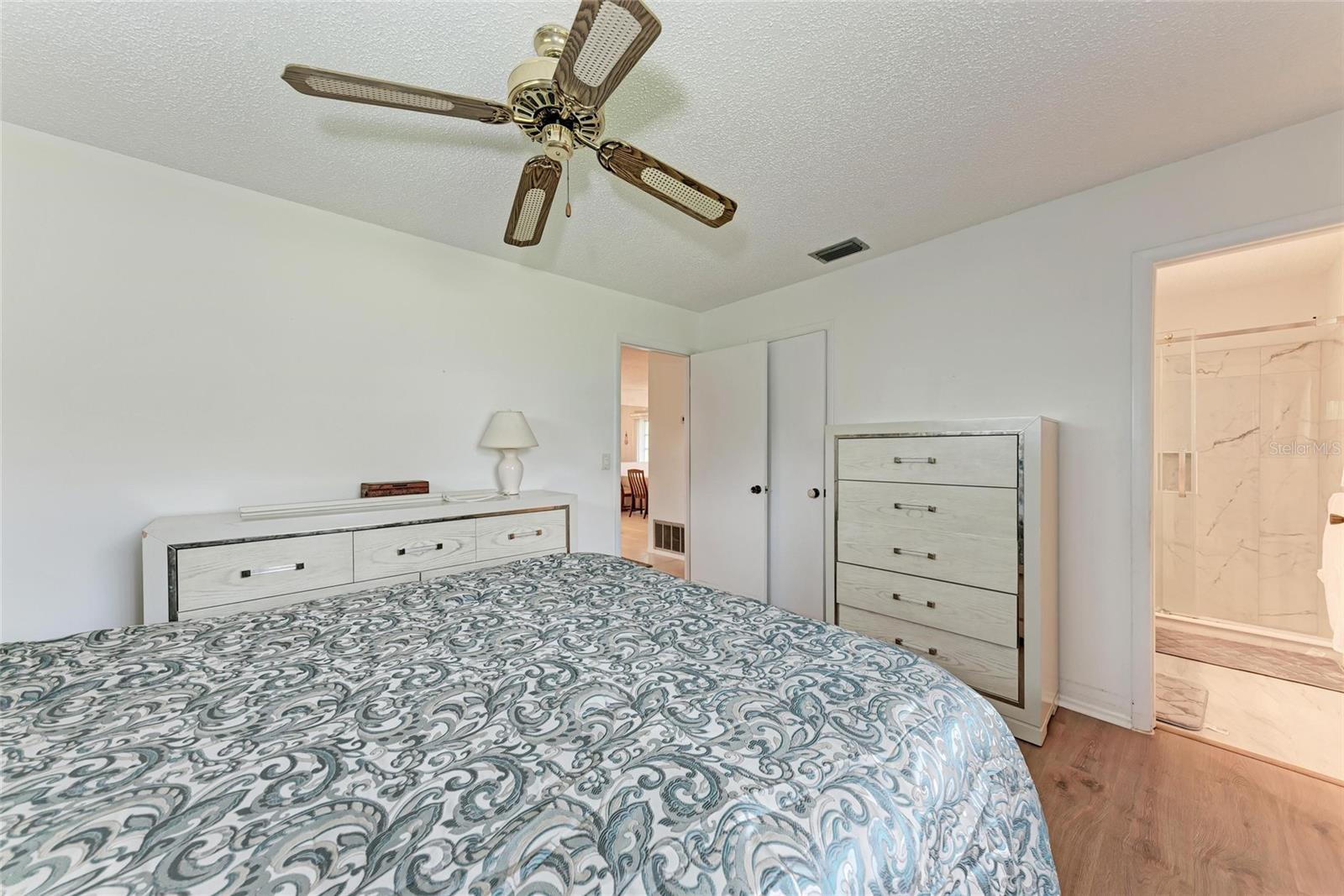 Image 19 of 31 For 3905 34th Avenue Drive W 36