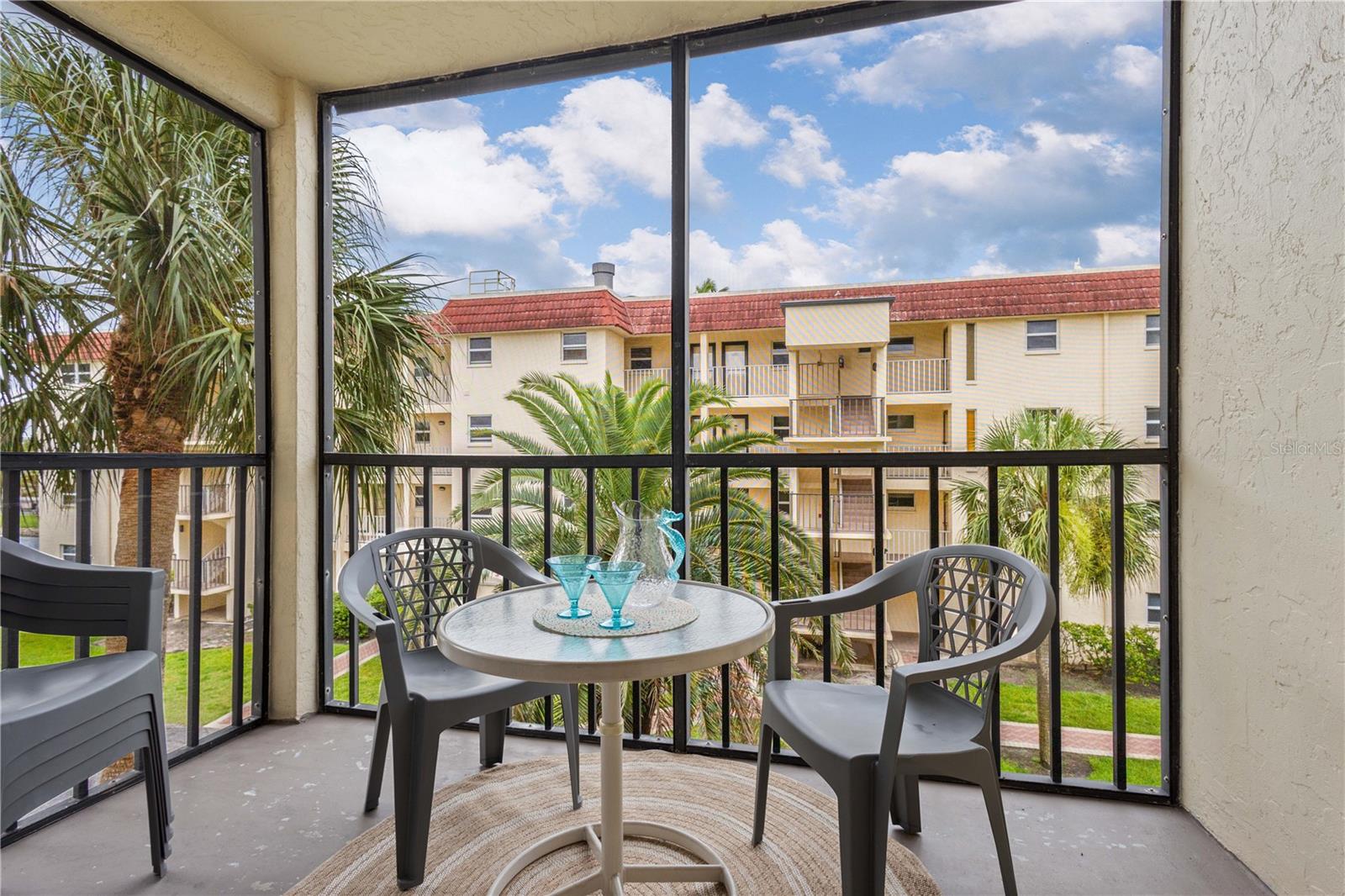 Image 12 of 39 For 915 Beach Road 321