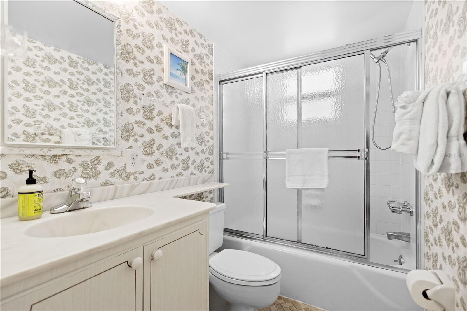 Image 15 of 39 For 915 Beach Road 321