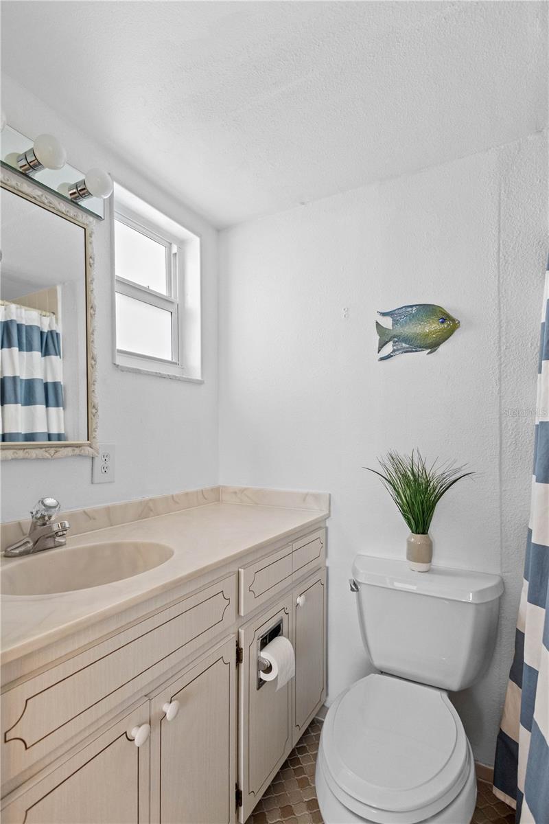 Image 17 of 39 For 915 Beach Road 321