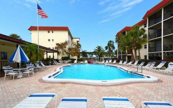 Image 25 of 39 For 915 Beach Road 321