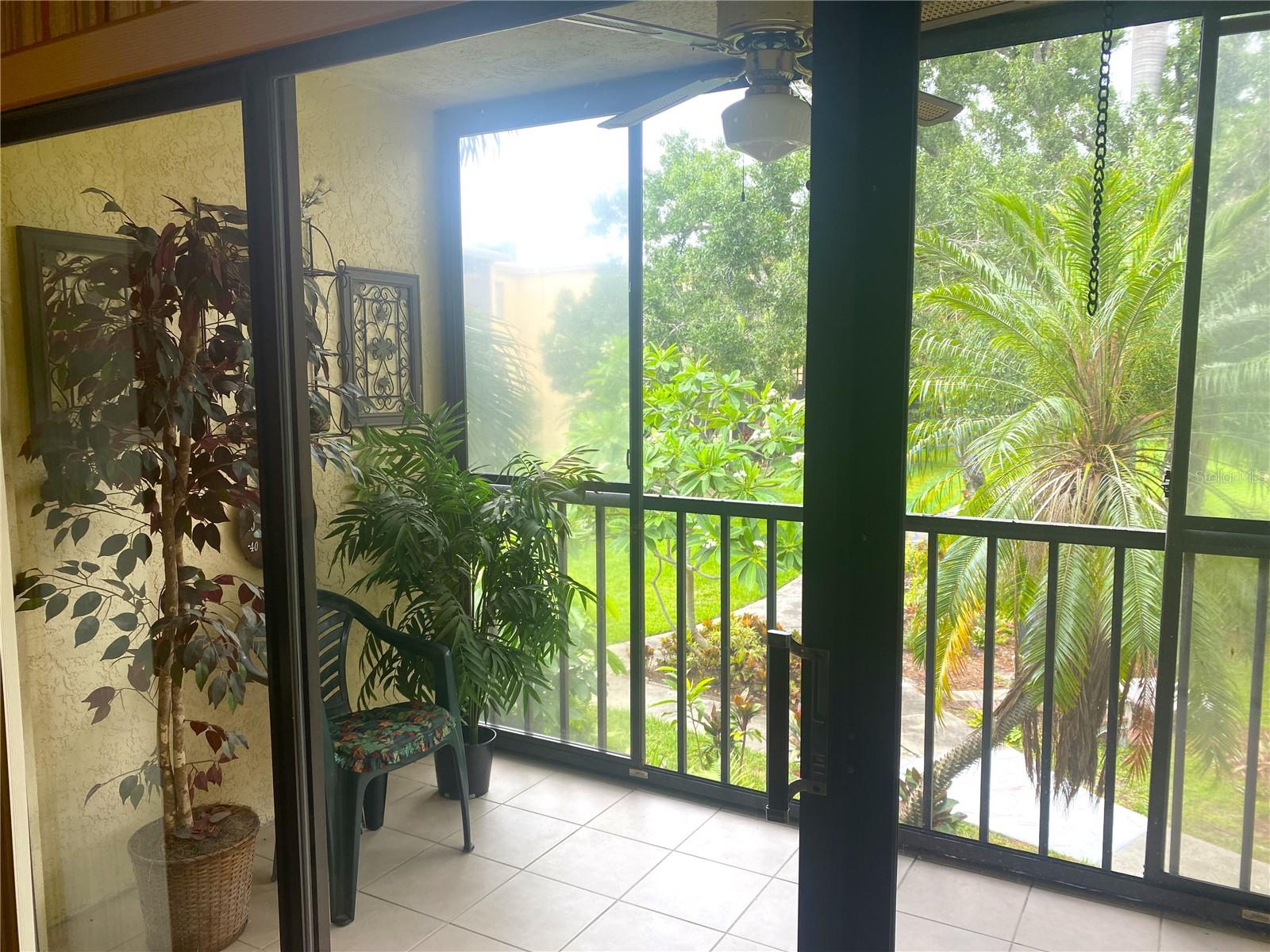 Image 11 of 35 For 425 30th Avenue W C211