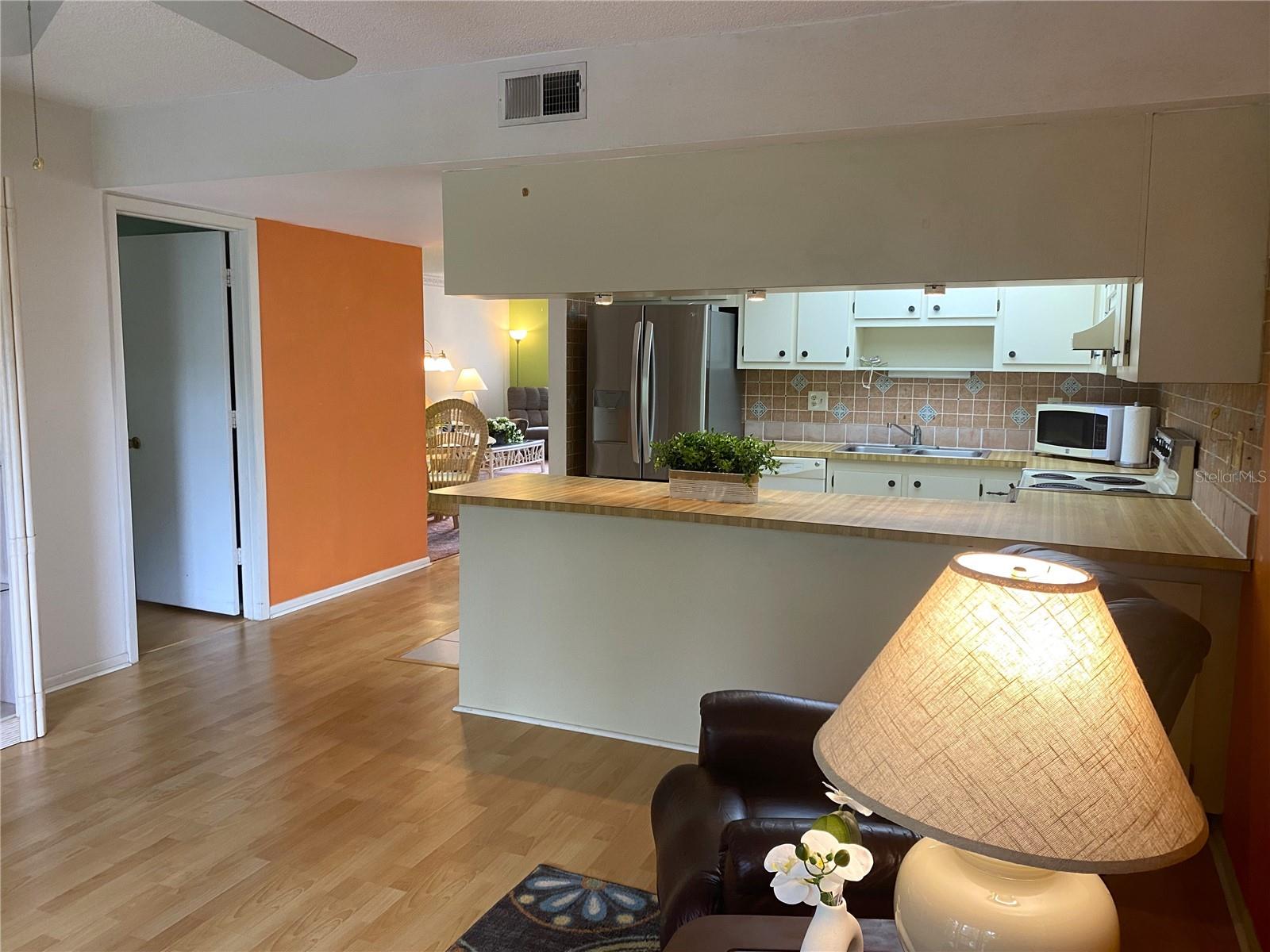 Image 6 of 35 For 425 30th Avenue W C211