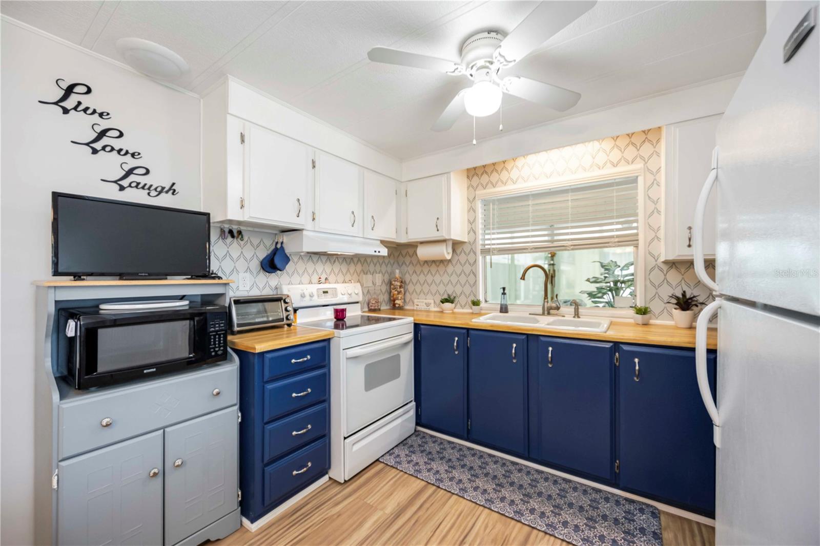 Image 11 of 41 For 170 Edgewood Drive