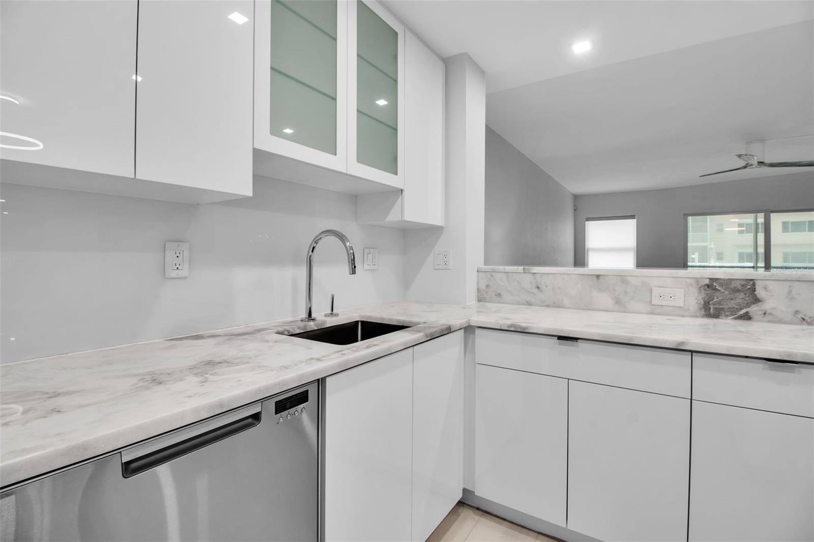 Image 13 of 44 For 1150 Tarpon Center Drive 1-c #103