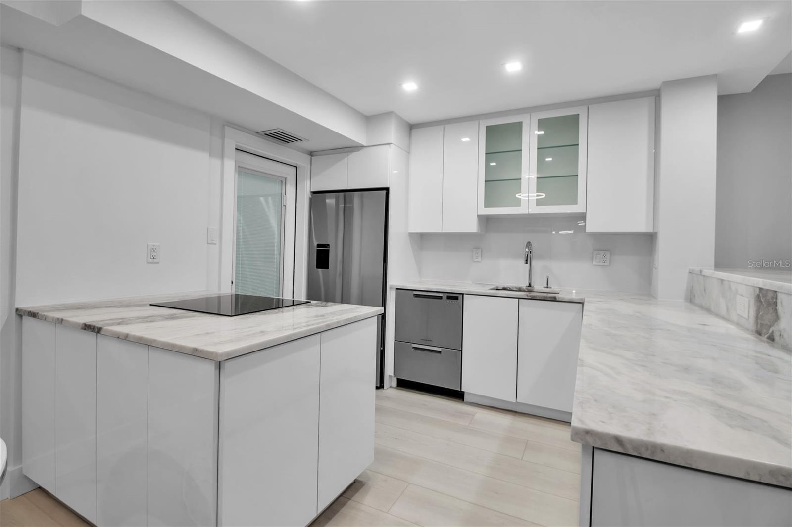 Image 18 of 44 For 1150 Tarpon Center Drive 1-c #103