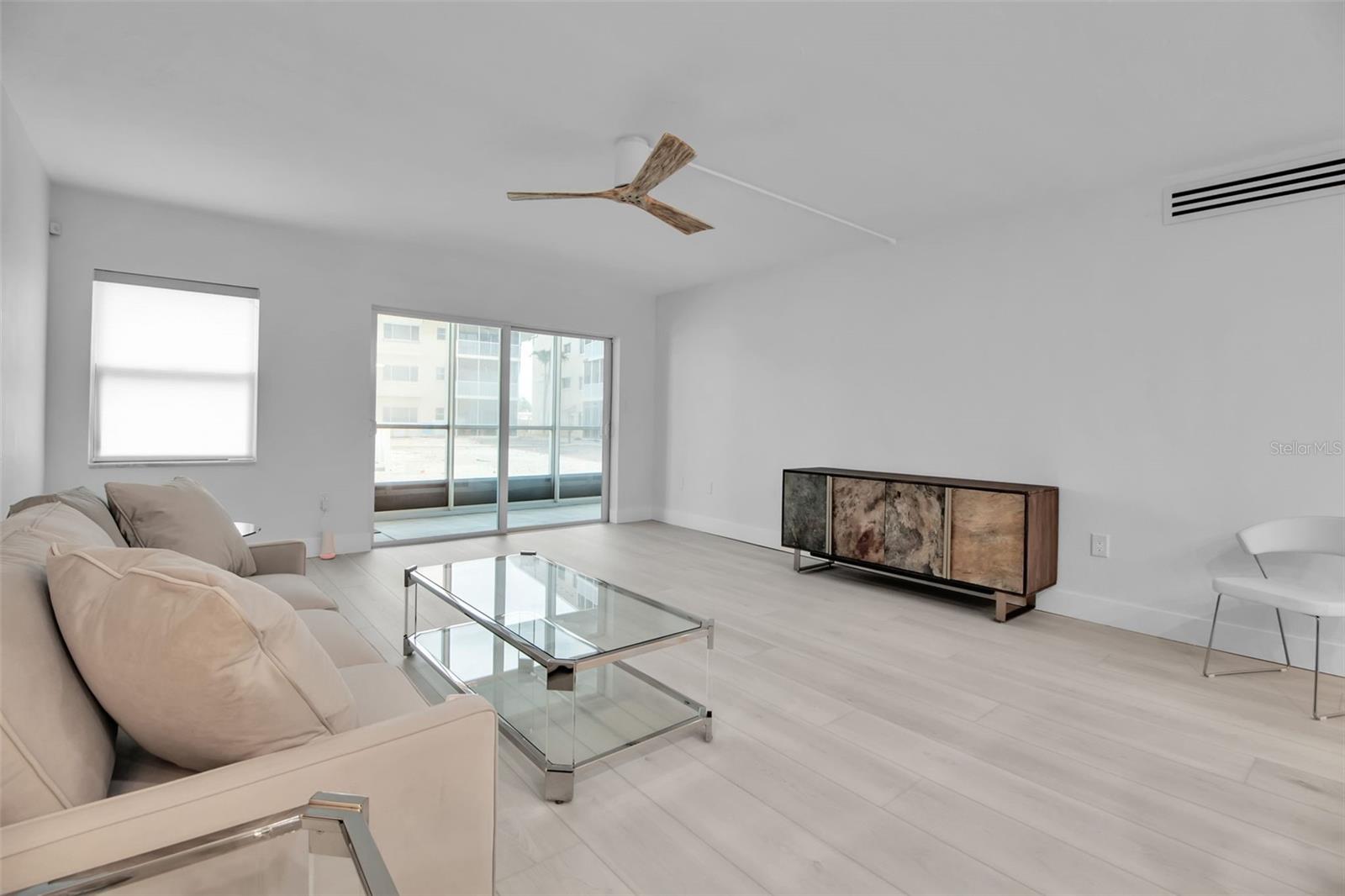 Image 21 of 44 For 1150 Tarpon Center Drive 1-c #103