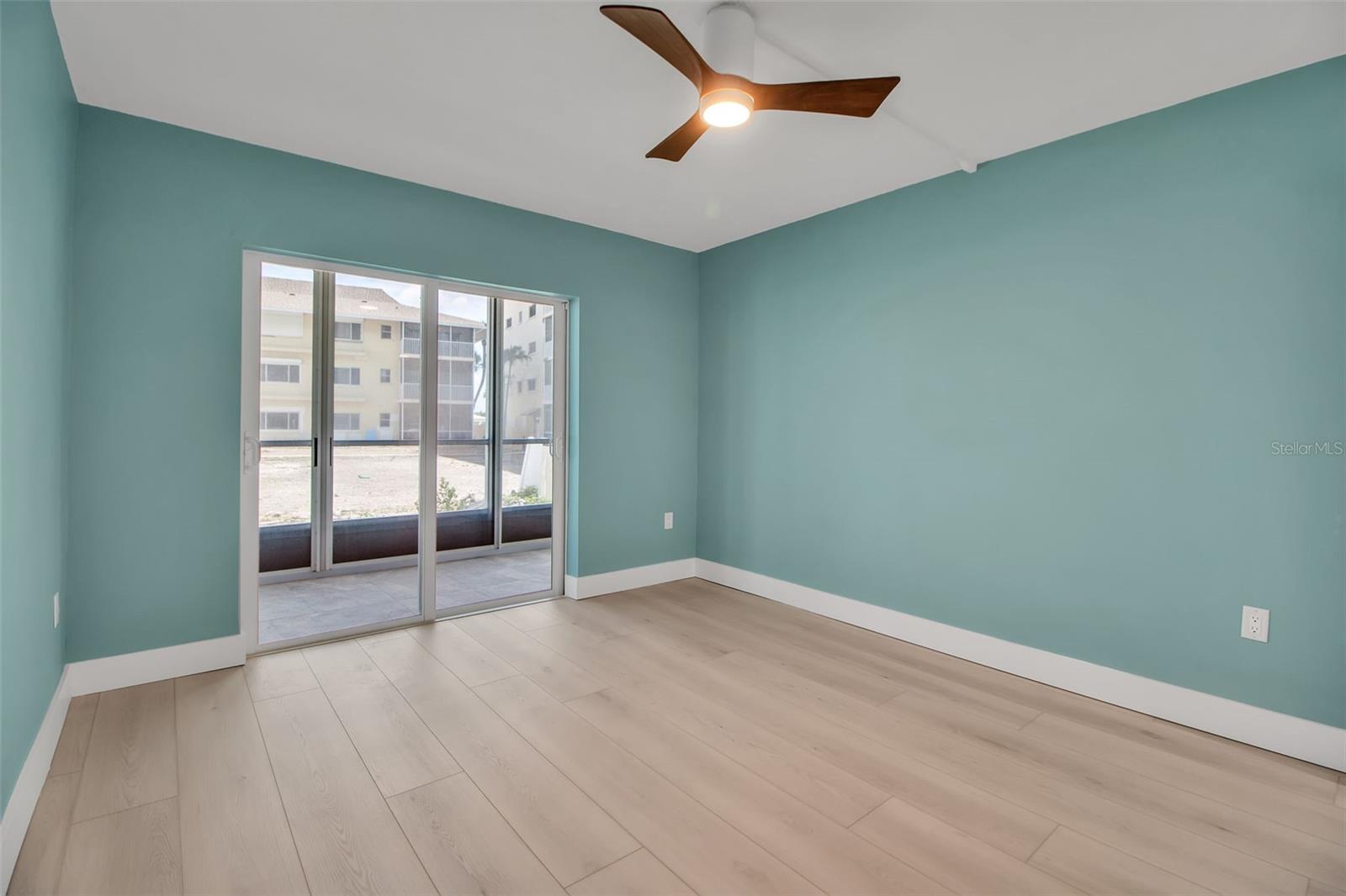 Image 26 of 44 For 1150 Tarpon Center Drive 1-c #103