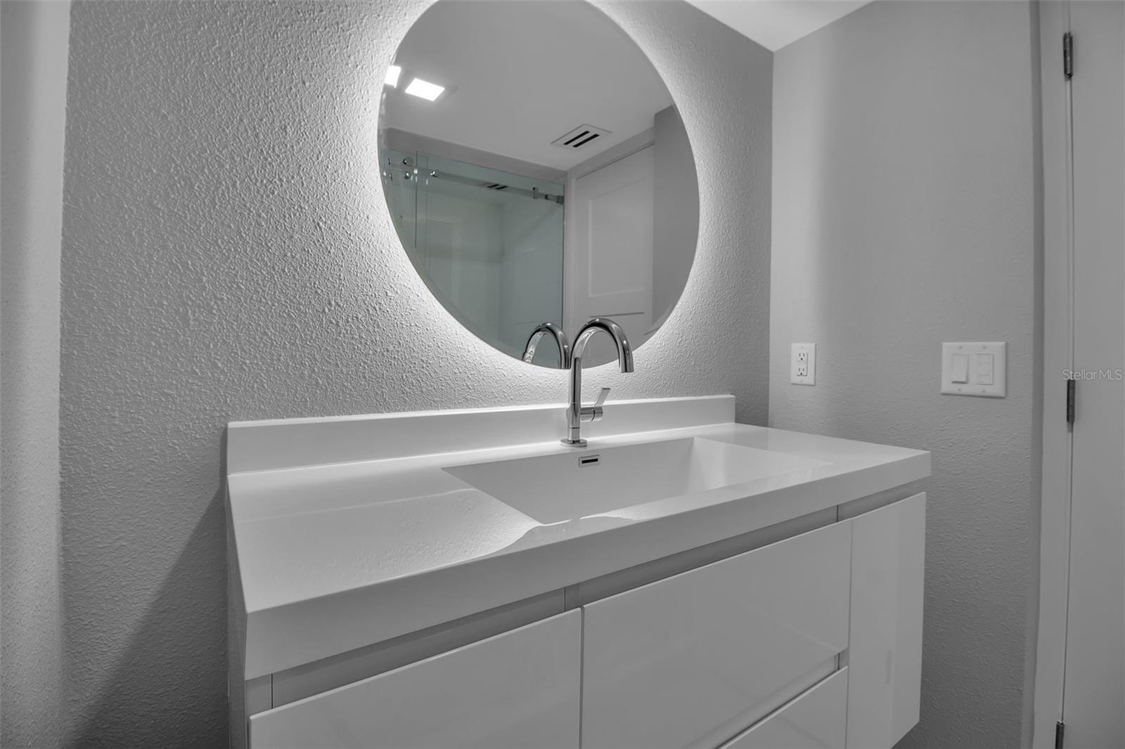 Image 30 of 44 For 1150 Tarpon Center Drive 1-c #103