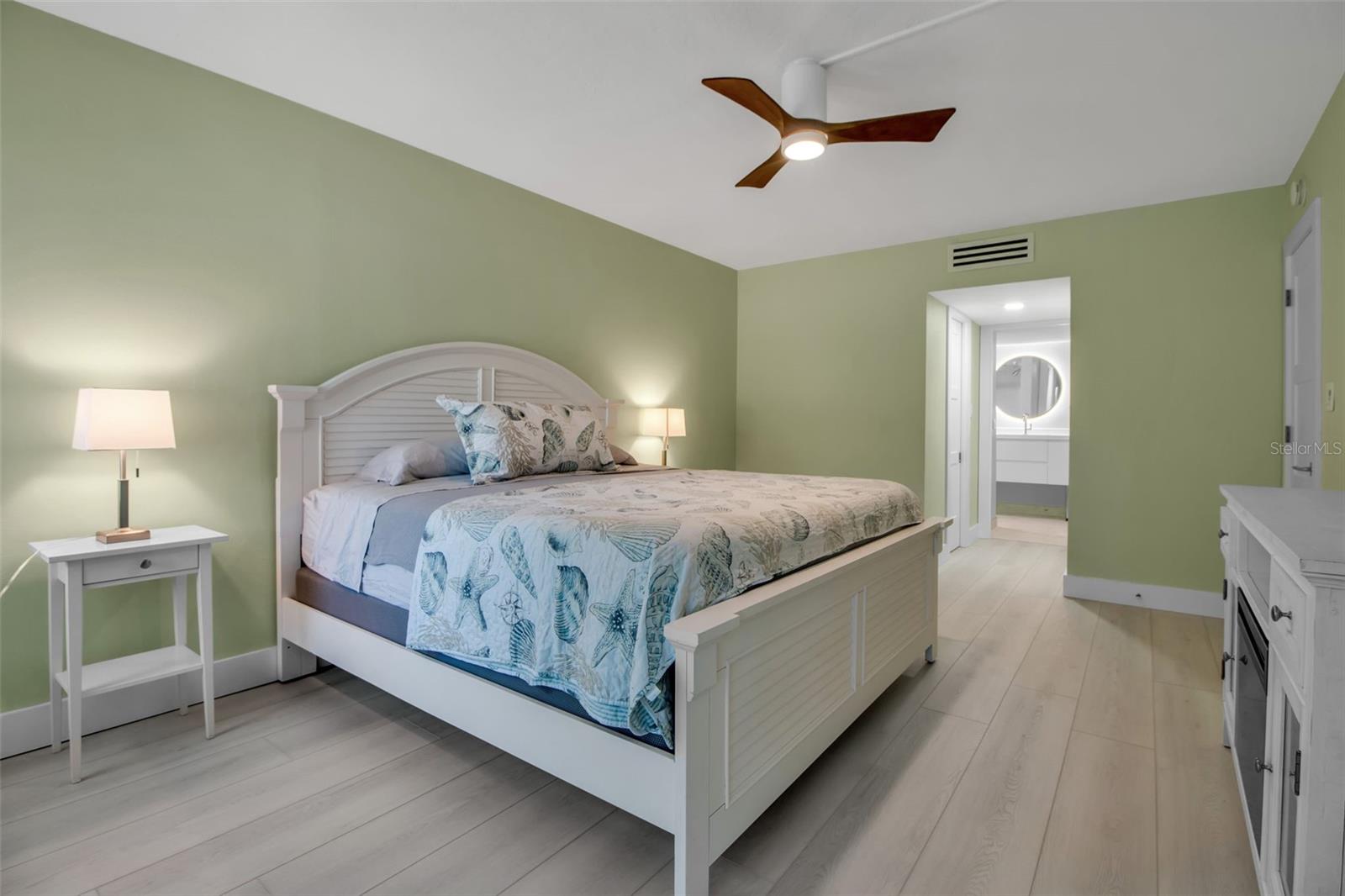 Image 33 of 44 For 1150 Tarpon Center Drive 1-c #103