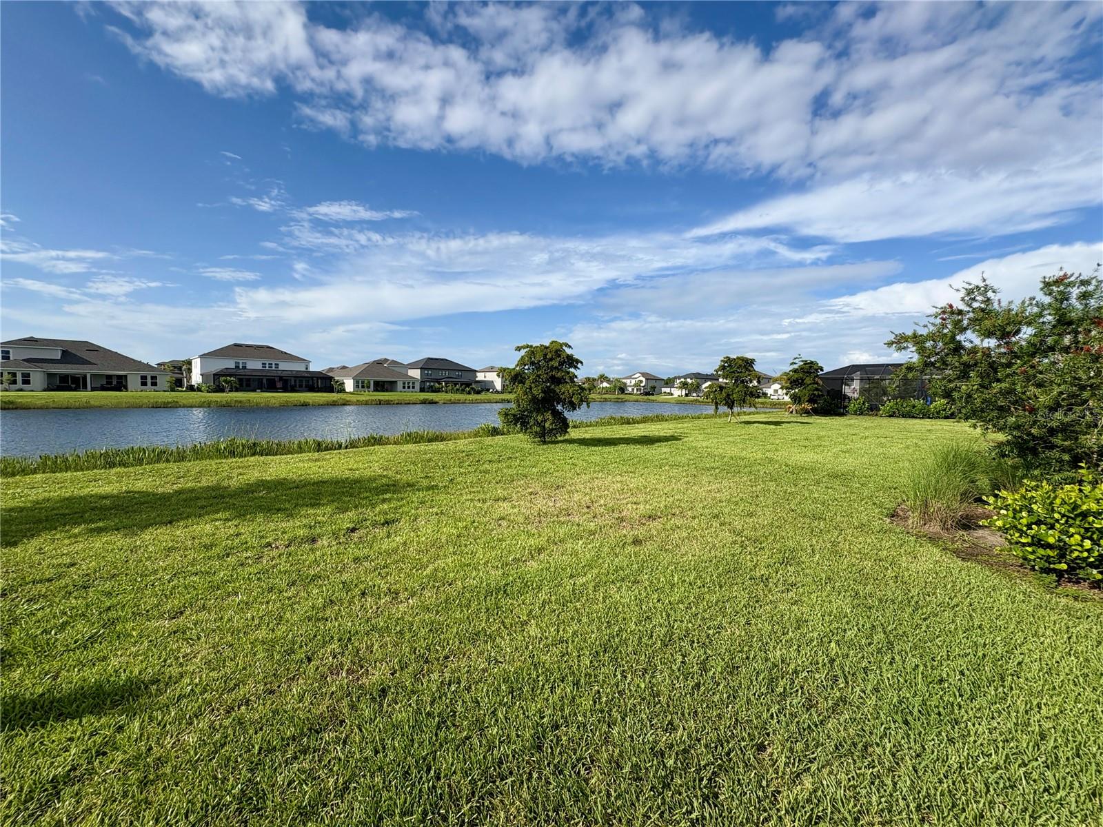 Image 25 of 28 For 16439 Paynes Mill Drive