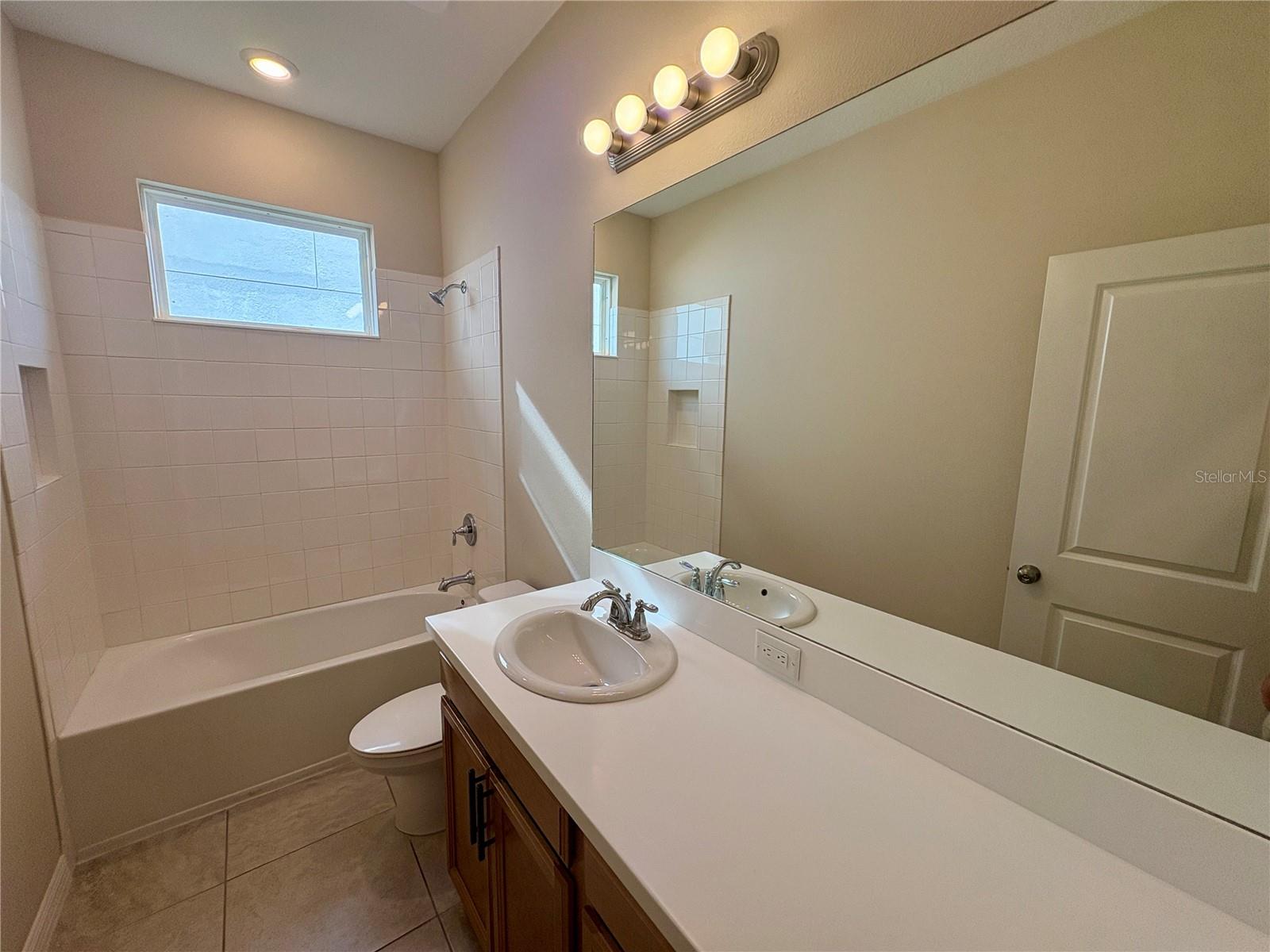 Image 8 of 28 For 16439 Paynes Mill Drive