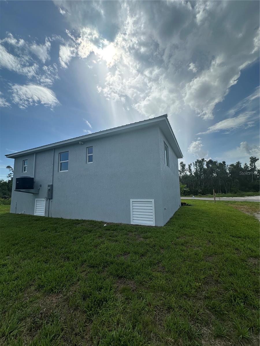 Image 7 of 16 For 14343 Myakka Avenue