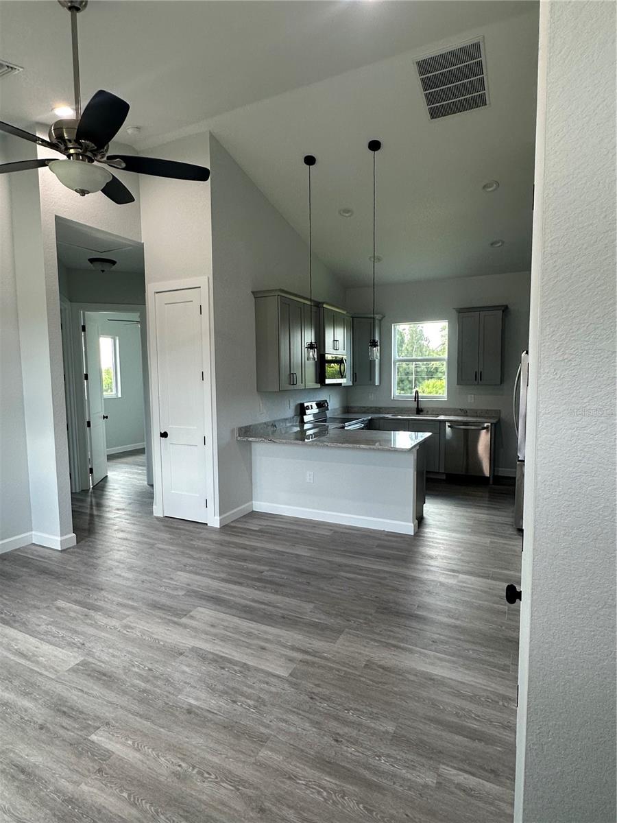 Image 8 of 16 For 14343 Myakka Avenue