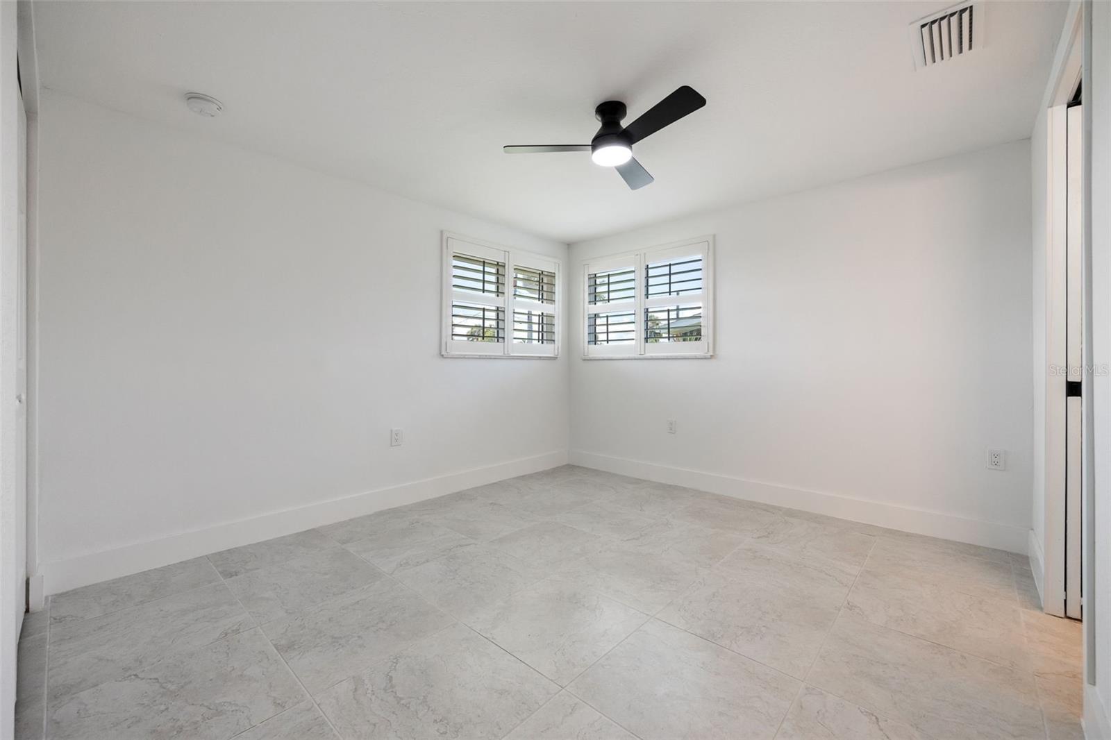 Image 19 of 61 For 1464 Deer Creek Drive