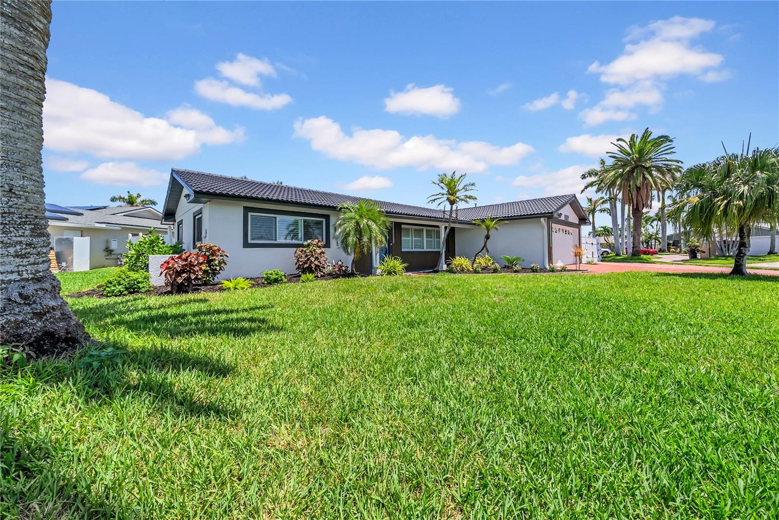 Image 4 of 53 For 8001 13th Avenue S