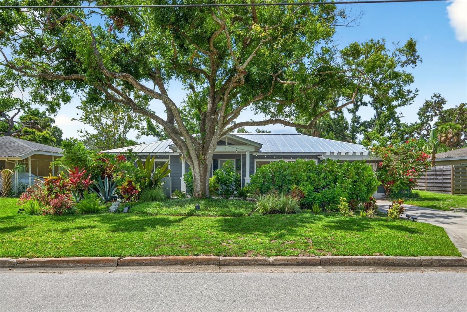 Details for 2460 Hillview Street, SARASOTA, FL 34239