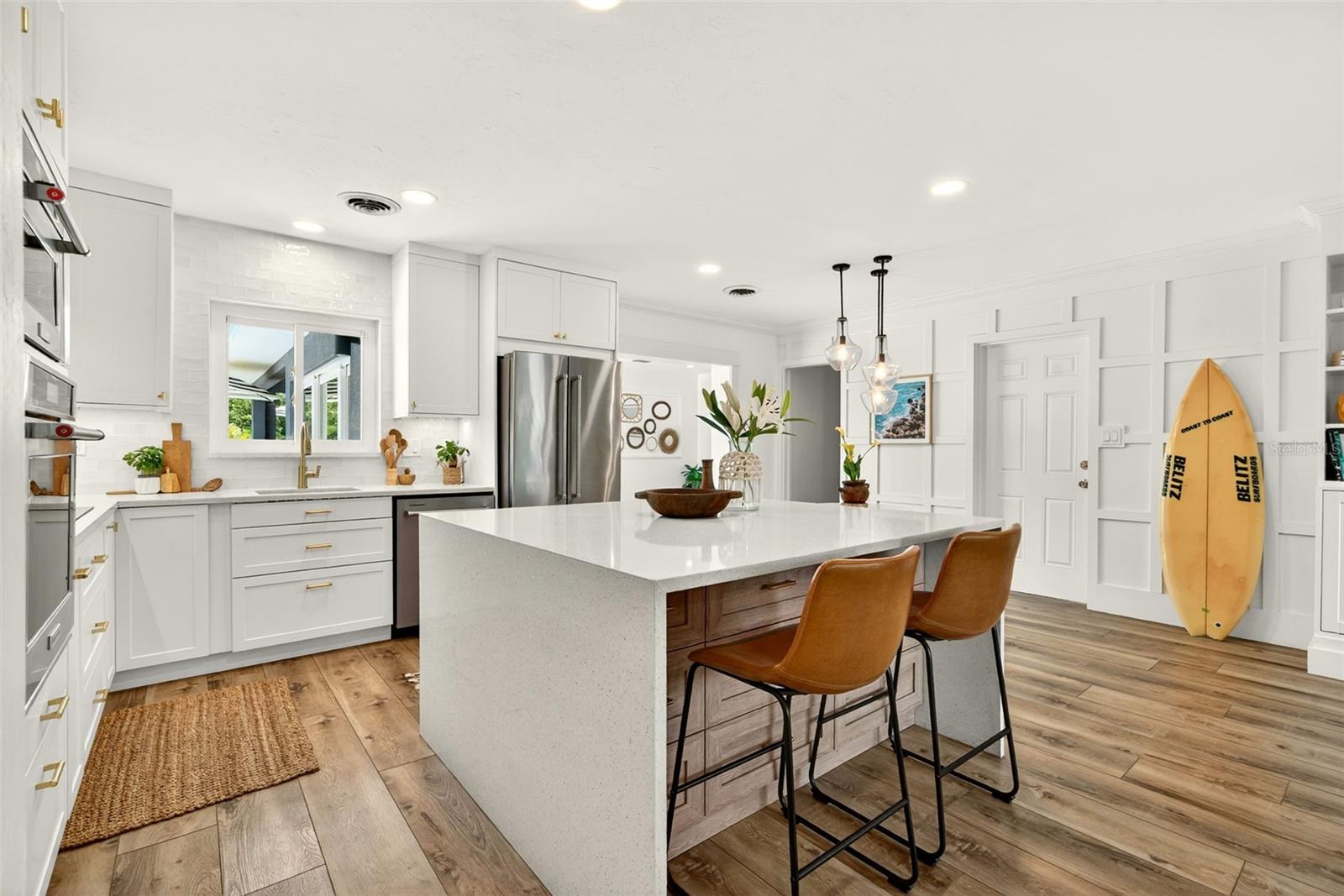 Image 13 of 53 For 2460 Hillview Street