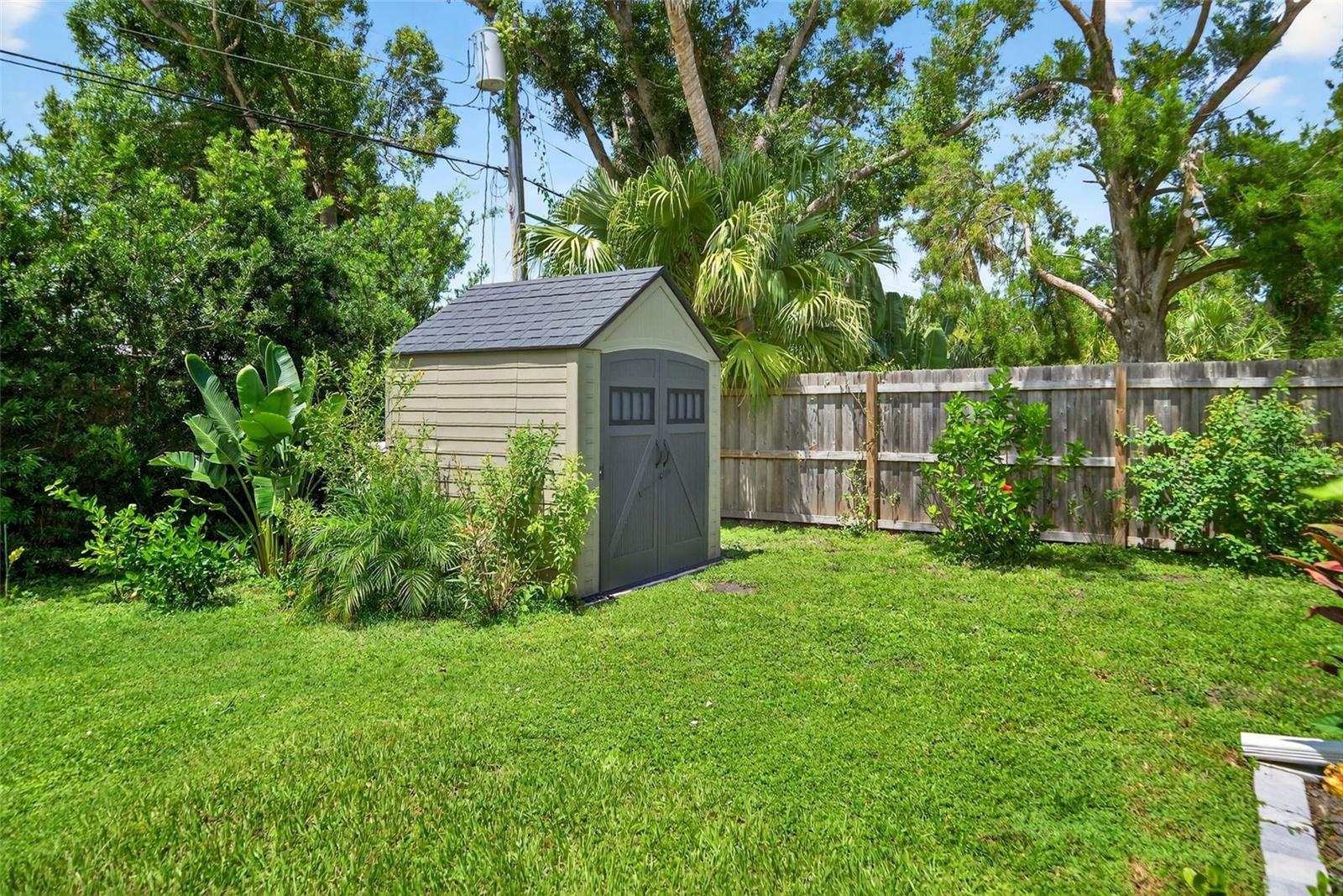 Image 46 of 53 For 2460 Hillview Street